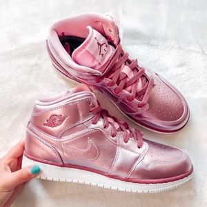 BRAND NEW AIR JORDAN 1 MIDS